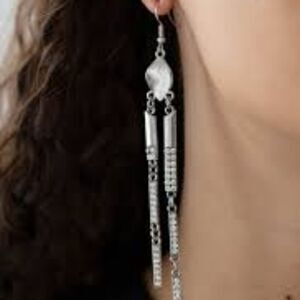 ‎FASHION SILVER EARRINGS